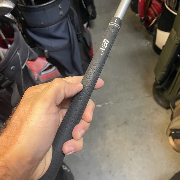 Naples Bay Hybrid Iron In RH / graphite shaft in regular flex - Picture 5 of 6